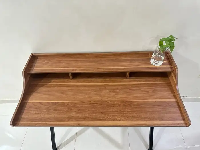 مكتب طاولة بني من saco 2