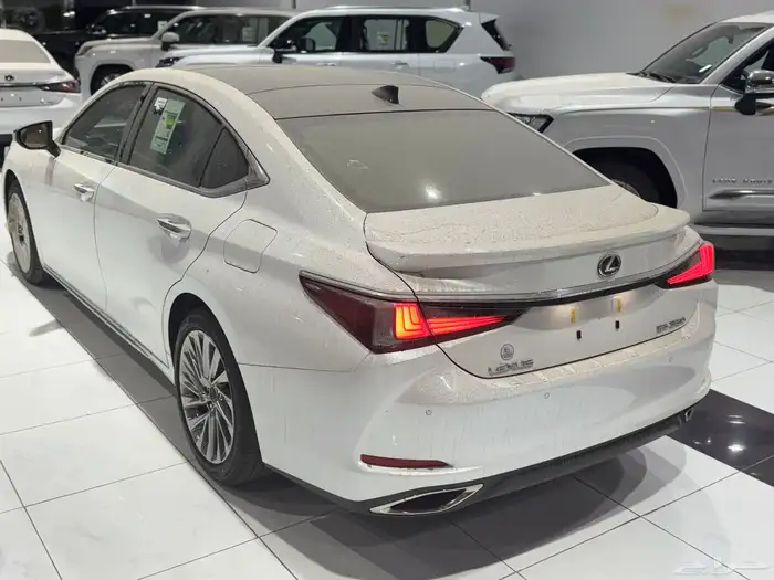 لكزس ES 350 بريمي CC بانوراما بروجيكتر 2025 نظام 50-50 3