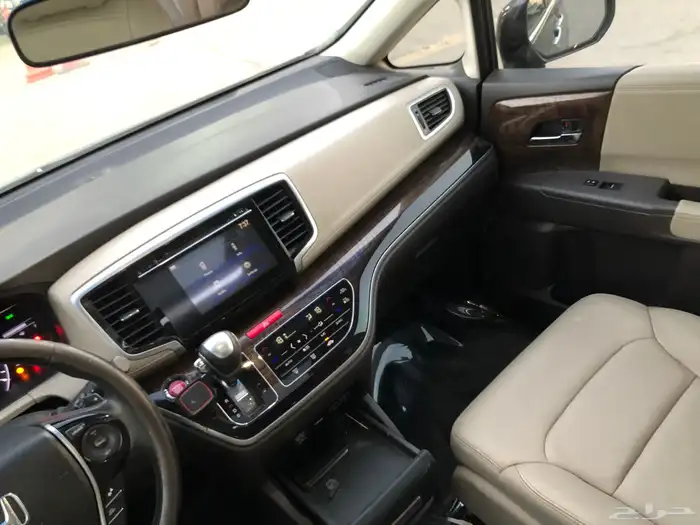 هوندا أوديسي 2016 سعودي فل 4Vبنزين 31