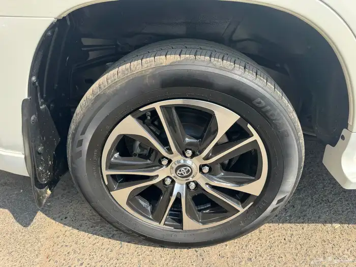 للبيع تويوتا لانكروزر 2018 GXR-V8 فل 7