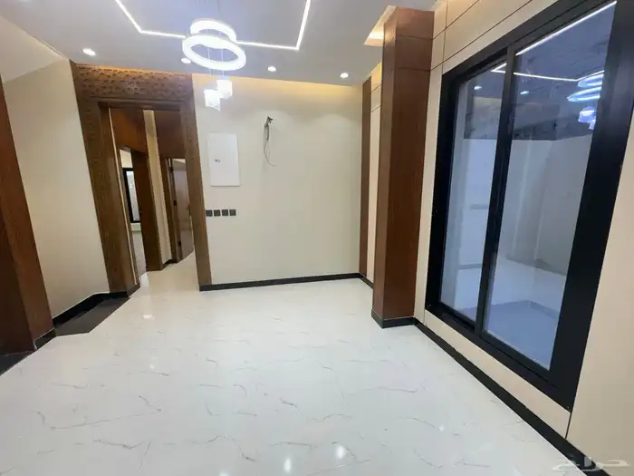 فيلا نصف ارض للبيع حي الشفا مستقله ثلاث ادوار مصعد راكب 15