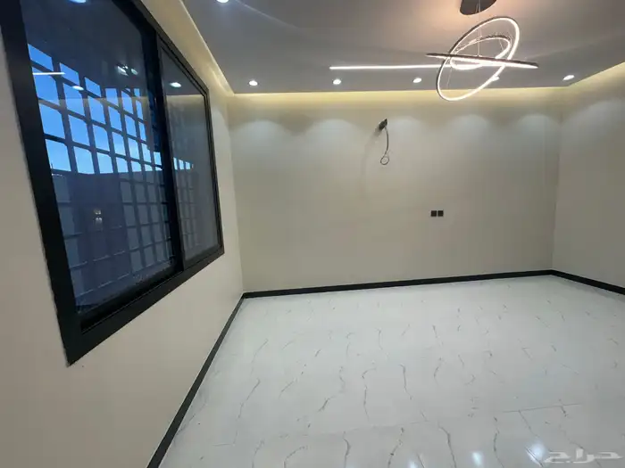 فيلا نصف ارض للبيع حي الشفا مستقله ثلاث ادوار مصعد راكب 4