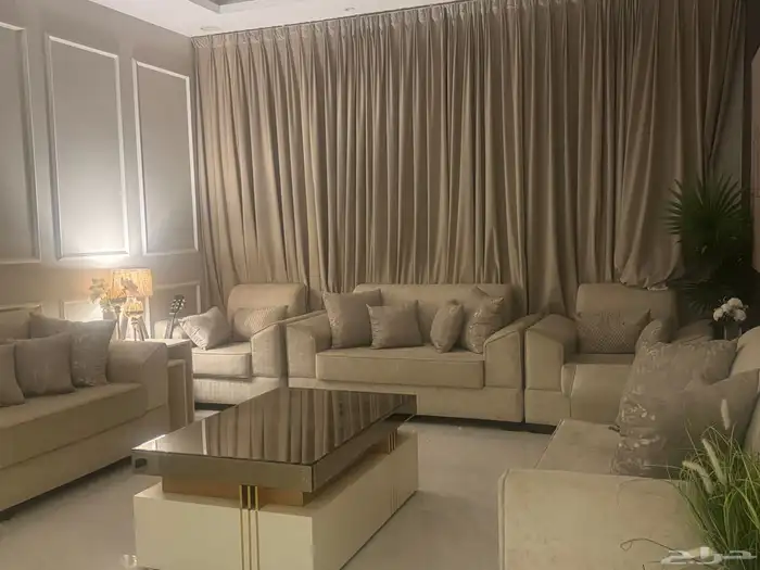 كنب مع طاولة للبيع 0