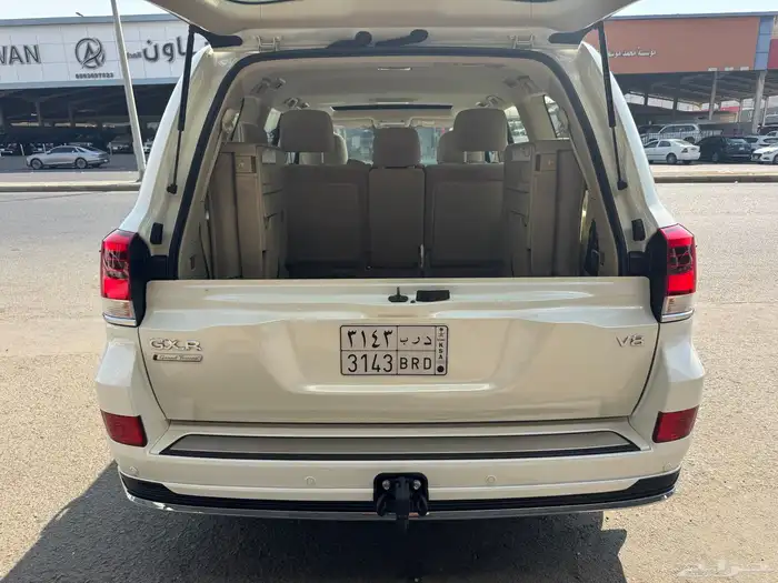 للبيع تويوتا لانكروزر 2018 GXR-V8 فل 25