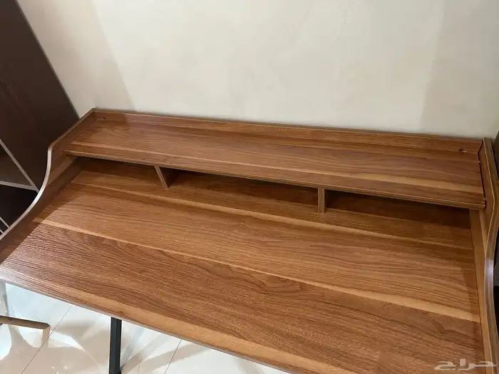 مكتب طاولة بني من saco 6
