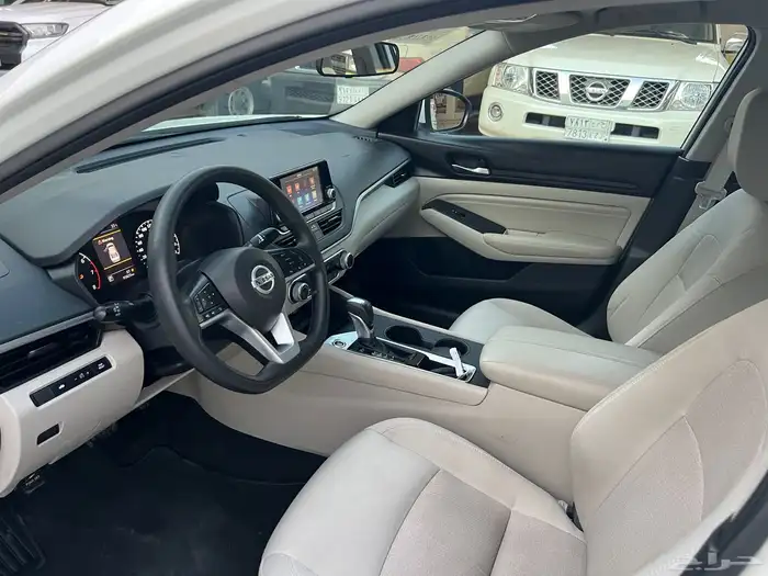 التيما 2021 استاندر نظيف جدا عداد 95.000لدى قمة الاطلال 64