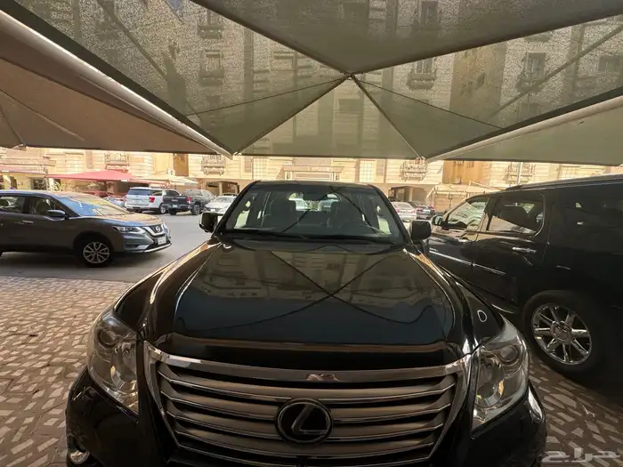 لكزس لون اسود 570 جيب نظيف جدا ماشي 235 الف كيلو 1