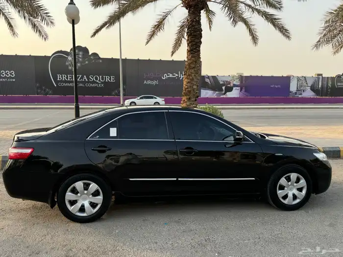 كامري اسود ملكي لامع نظيف جدا 18