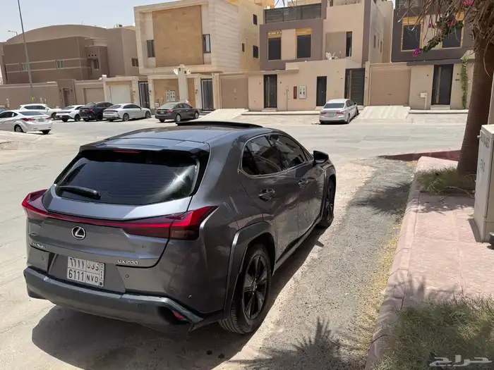 لكزس Ux200 موديل 2021 ممشى قليل 75 الف 4