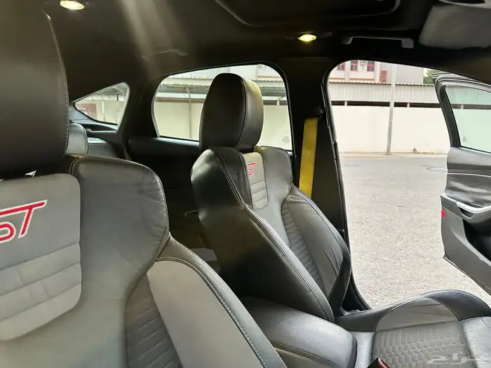 فوكس ST 2016 تيربو وكاله شد بلد نظيف جدا 44