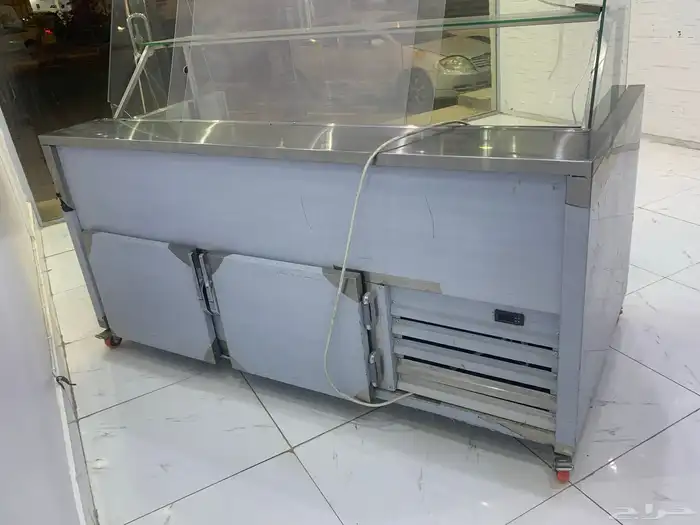 ثلاجه عرض للحوم ومشابه ذلك لعرض اللحوم وايضا  اشياء اخرى 1