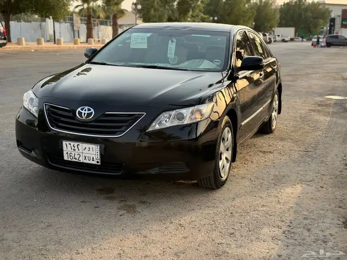 كامري اسود ملكي لامع نظيف جدا 22