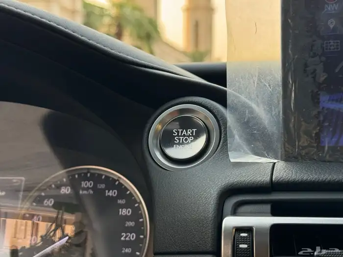 لكزس RC 350 موديل 2023 فل كامل ممشى 16 الف تشيكات وكاله 40