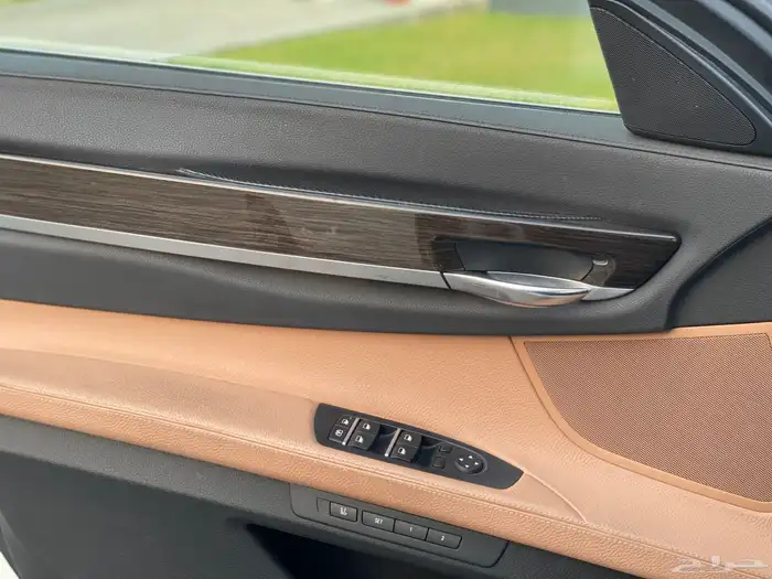 بي ام دبليو - 730Li - 2015 - سعودي 16