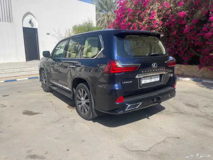 للبيع جيب لكزس 1