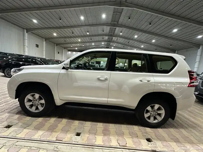 تويوتا برادو موديل 2015 نظيف 4 سلندر 4