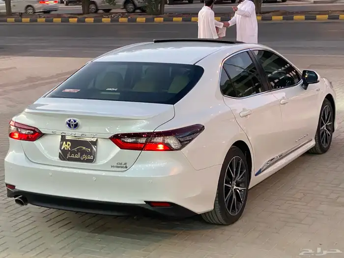 تويوتا كامريGLE هايبرد 8