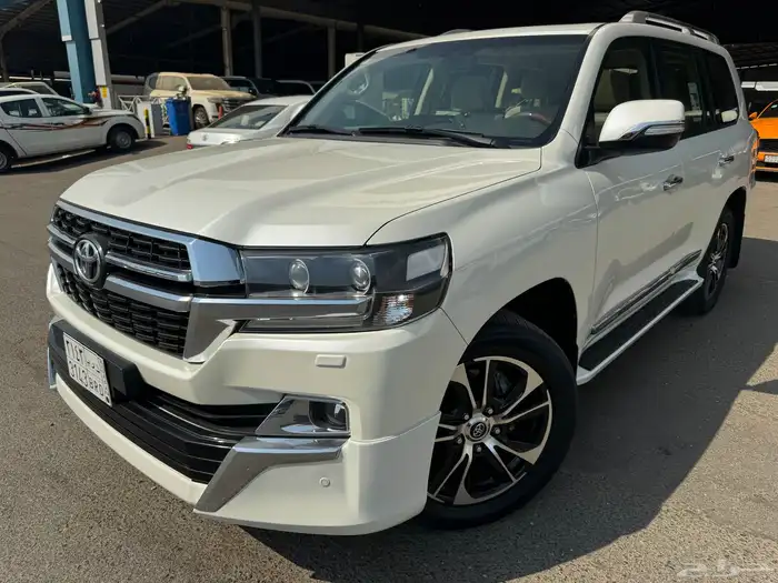 للبيع تويوتا لانكروزر 2018 GXR-V8 فل 8
