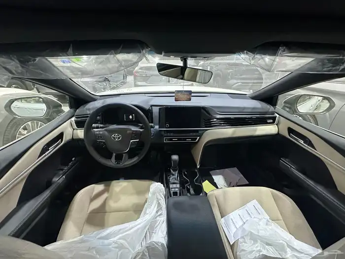 تويوتا كامري LE هايبرد ماكينه 2.5 موديل 2025 5