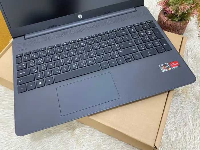 لابتوب hp شبه الجديد رايزان 5 4