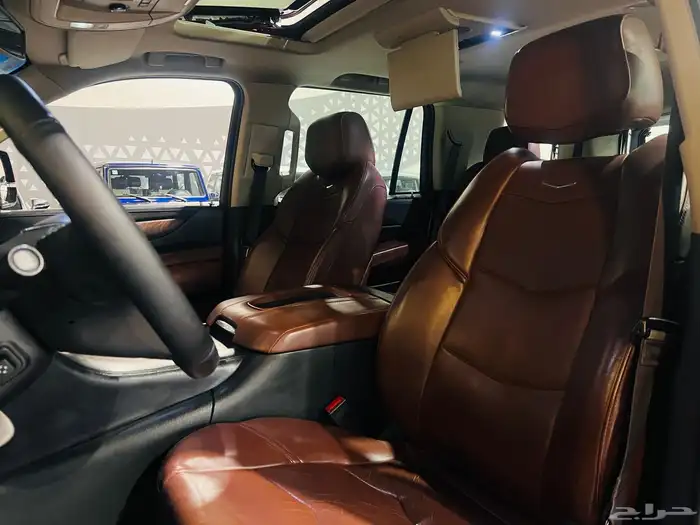 اسكاليد 2015 قصير دبل ( بحالة ممتازة ) 4