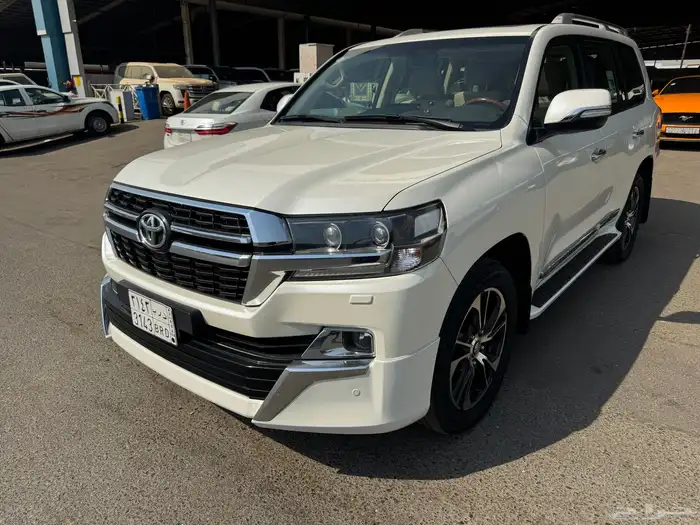 للبيع تويوتا لانكروزر 2018 GXR-V8 فل 20