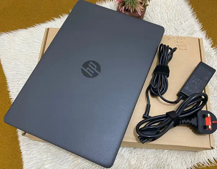 لابتوب hp شبه الجديد رايزان 5 3