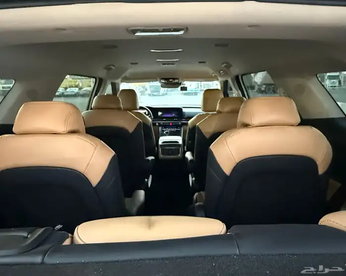 كيا كارنفال 2023 ( بنزين ) نص فل شبه جديدة 13