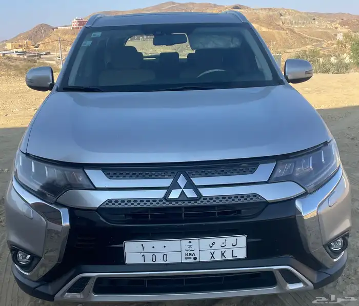 ميتسوبيشي آوت لاندر 2019 اللوحة خارج البيعة 8