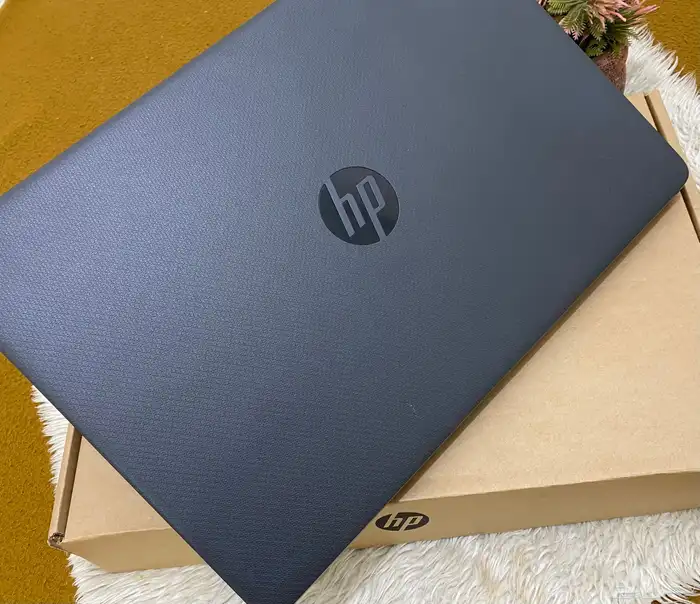 لابتوب hp شبه الجديد رايزان 5 1