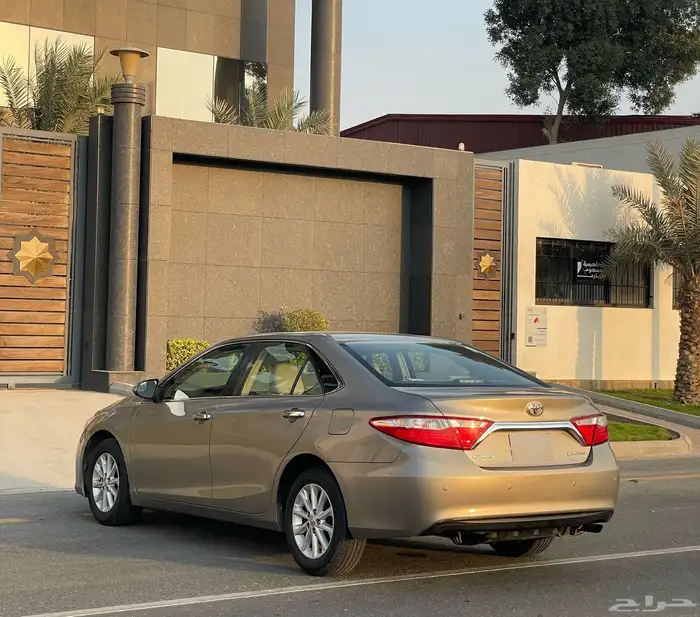 تويوتا - كامري - 2017 - سعودي - ممشى قليل - ليميتد 3