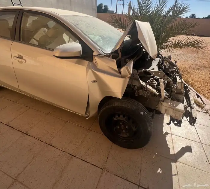 يارس 2016 مصدومه للبيع 1