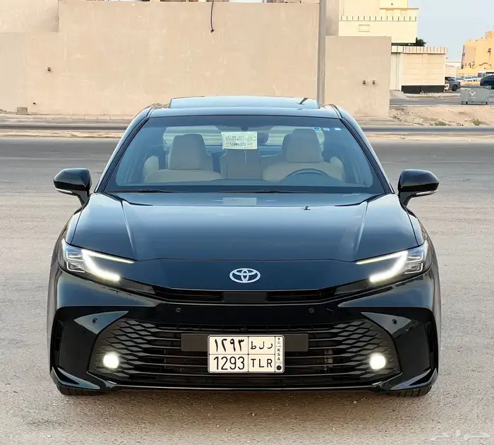 تويوتا كامري LE بنزين 2025 سعودي لون اسود بحاله الجديد 0