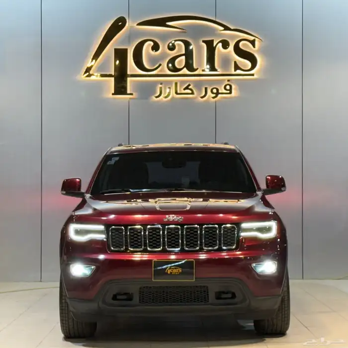 جيب شروكي لاريدو 2017 (( بحالة ممتازة )) 2