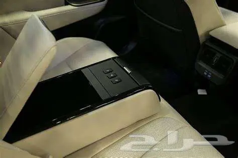 تويوتا كراون 2026 بريميوم ابيض 8