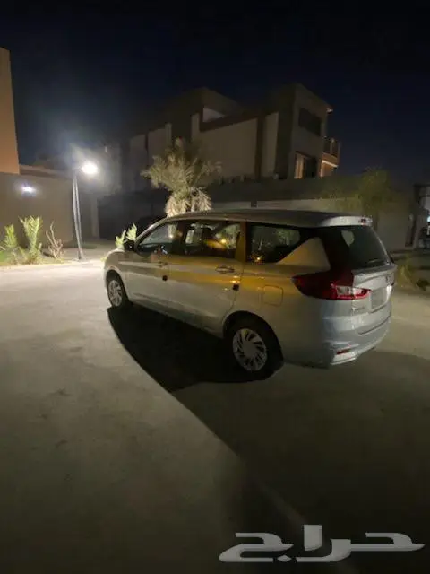 سزوكي أرتيجا 2024 فضي 2