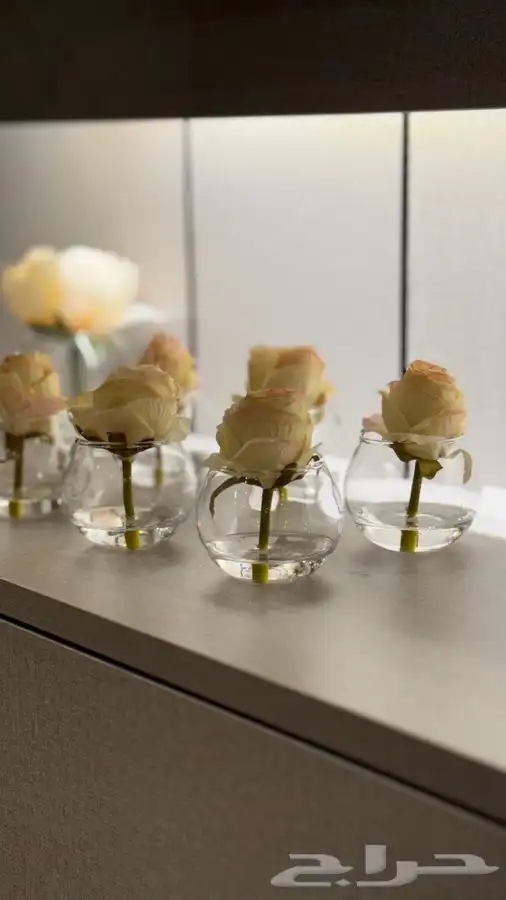 فازات ورد صناعي بماده الريزن 0