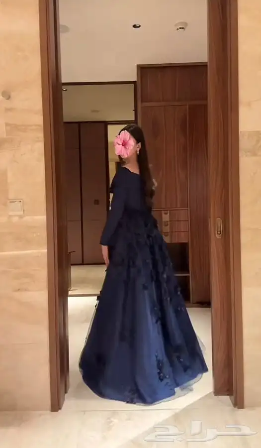 للبيع فستان سهرة أزرق أنيق بجودة عالية 7