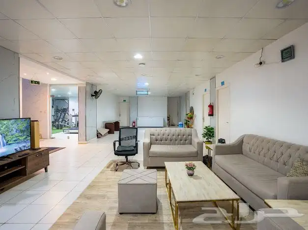 فندق ومجمع نموذجي للشقق العزاب 7