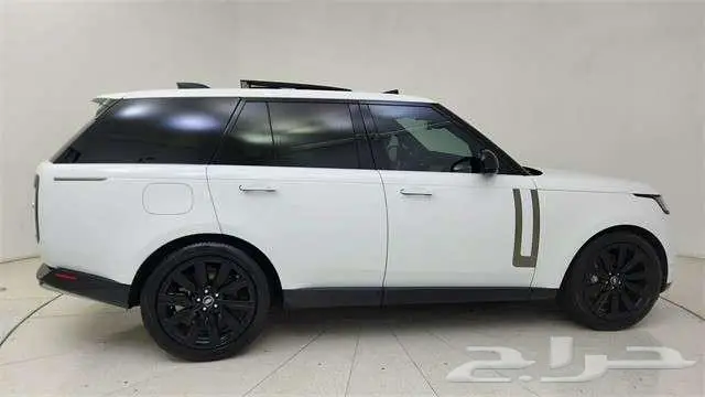 2023 Land Rover Range Rover SE عرض مميز 4