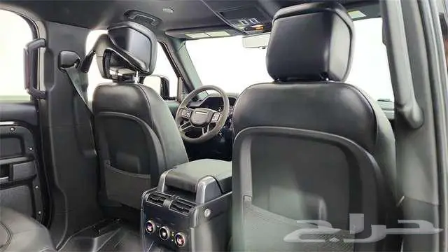 2023 Land Rover Defender 110 V8 13