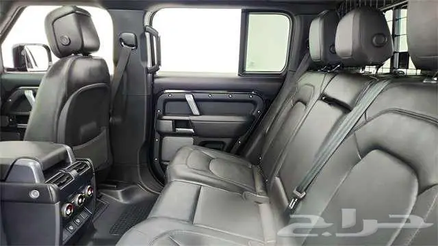 2023 Land Rover Defender 110 V8 12