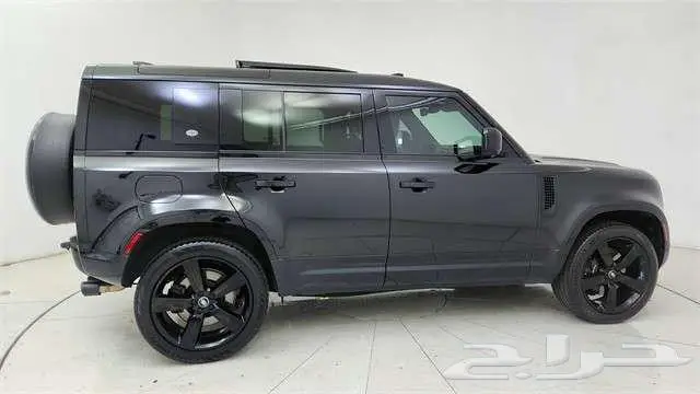 2023 Land Rover Defender 110 V8 4