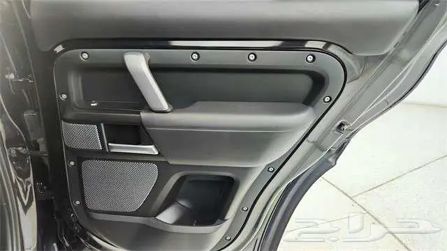 2023 Land Rover Defender 110 V8 18