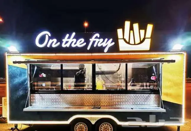 تنفيذ لوحات الحروف الضوئية والبارزة لسيارة طعام food truck 4