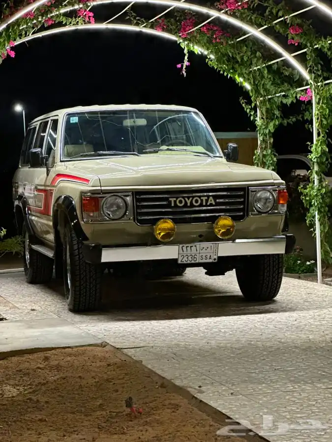 للبيع لاندكروز 1985 4