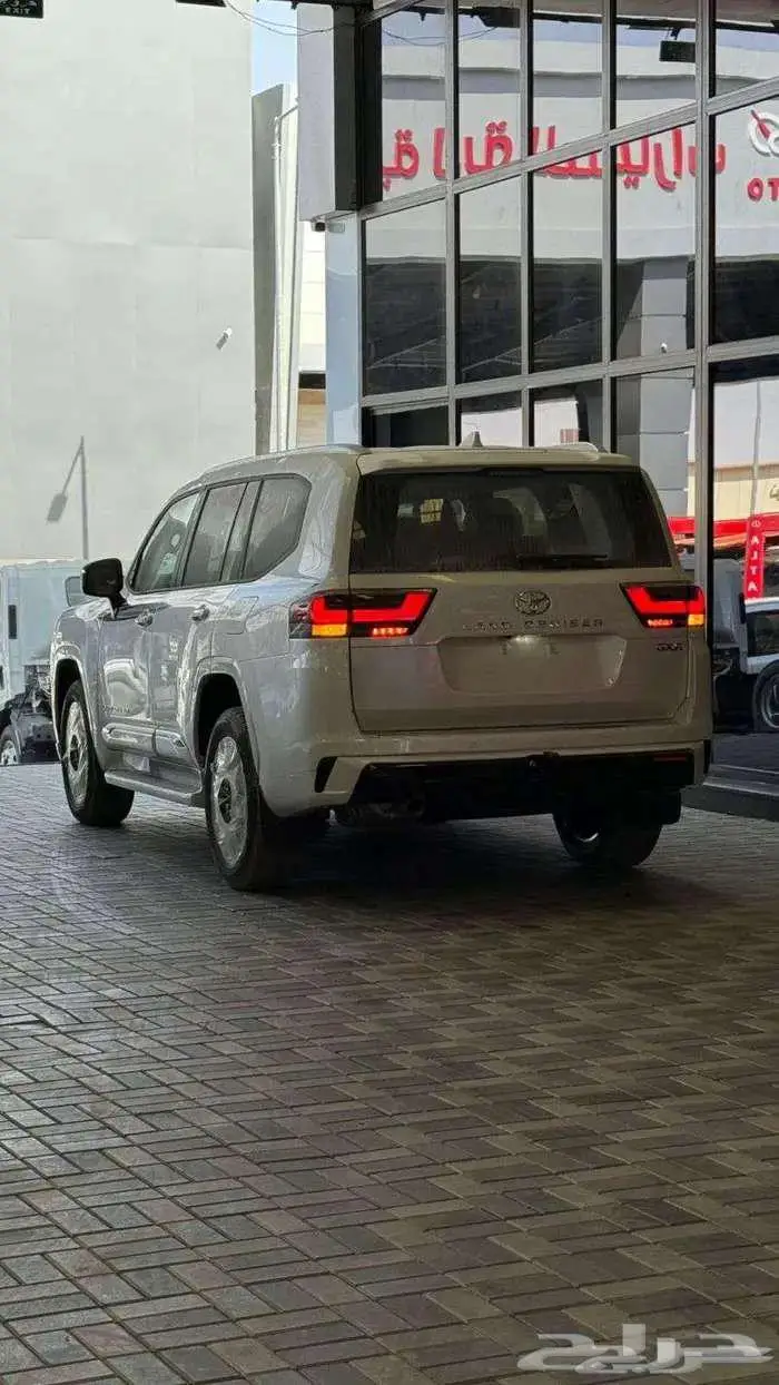 تويوتا لاند كروزر GXR فل كامل تنفس طبيعي 2025 6