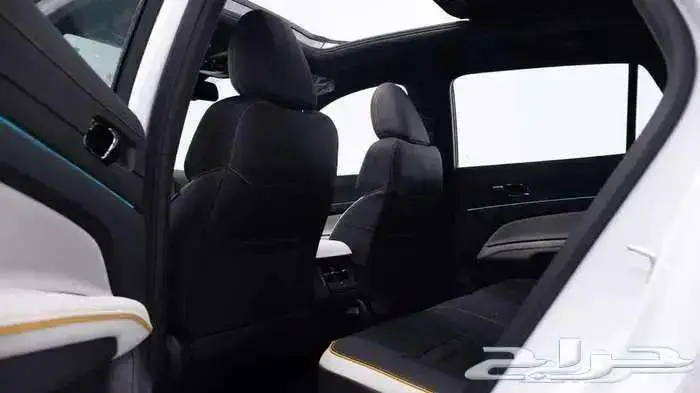 فورد تيريتوري تيتانيوم دارك اديشن 2025 8