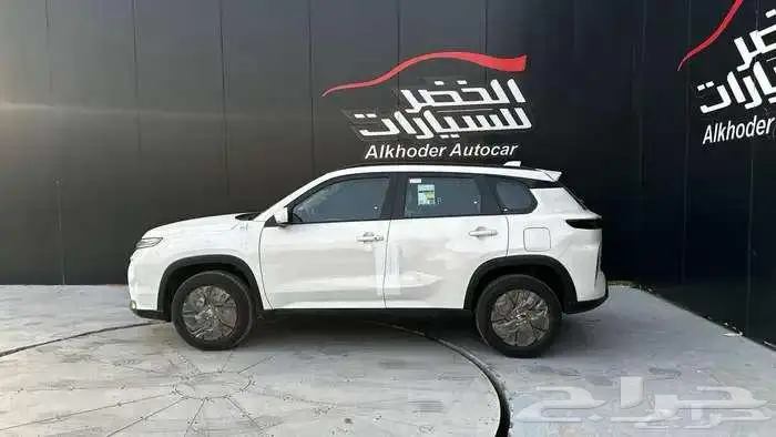 أوربان كروز استندر 2025 3