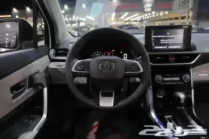 تويوتا فيلوز فل كامل شاشة بصمة اربعة سلندر موديل 2024 14